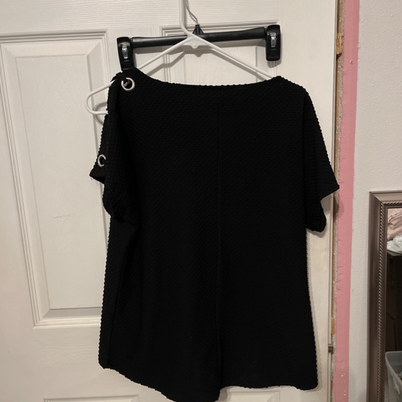 Shirt - Picture 3 of 4